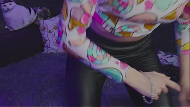 Snapshot of Kathleen_Meow chatting on 02.14.25 Kathleen Meow online show from 02.14.25