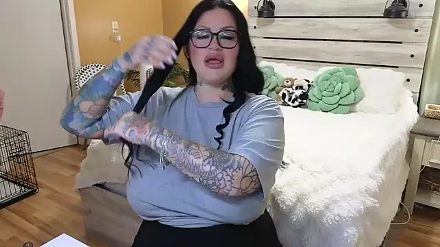 TexasTattooedHouseWife online show from 03.24.26