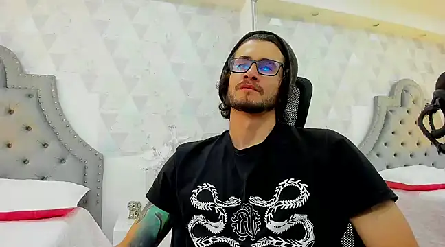 Loggan donnelly online show from 01.19.25