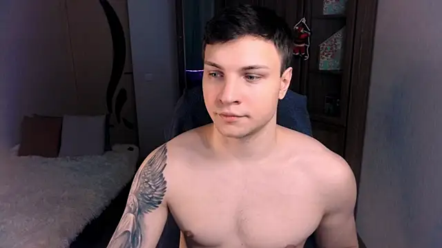 Snapshot of handsome_guy01 chatting on 12.15.24 handsome guy01 online show from 12.15.24