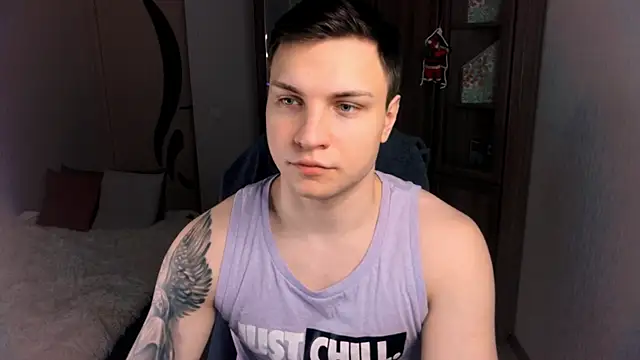 Snapshot of handsome_guy01 chatting on 12.18.24 handsome guy01 online show from 12.18.24