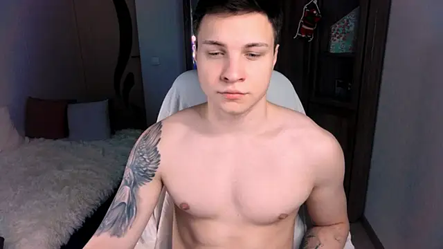 Snapshot of handsome_guy01 chatting on 12.25.24 handsome guy01 online show from 12.25.24