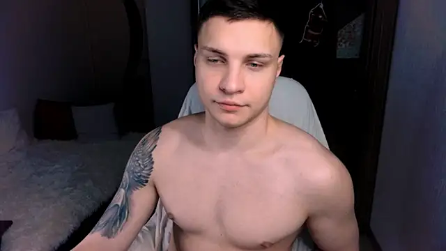 Snapshot of handsome_guy01 chatting on 12.26.24 handsome guy01 online show from 12.26.24