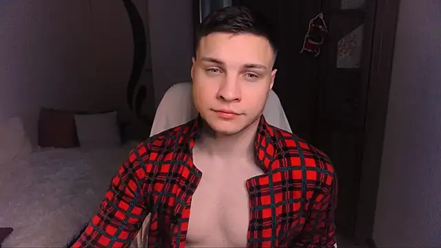 Snapshot of handsome_guy01 chatting on 12.27.24 handsome guy01 online show from 12.27.24