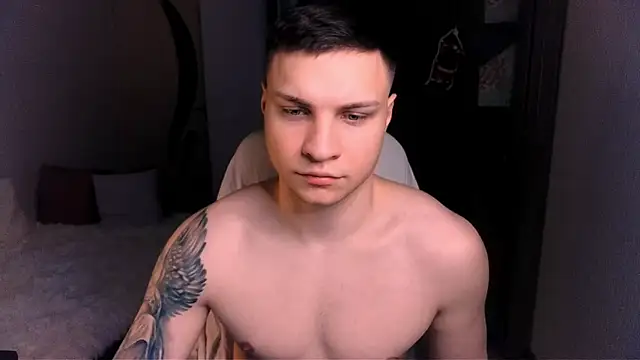 Snapshot of handsome_guy01 chatting on 12.27.24 handsome guy01 online show from 12.27.24