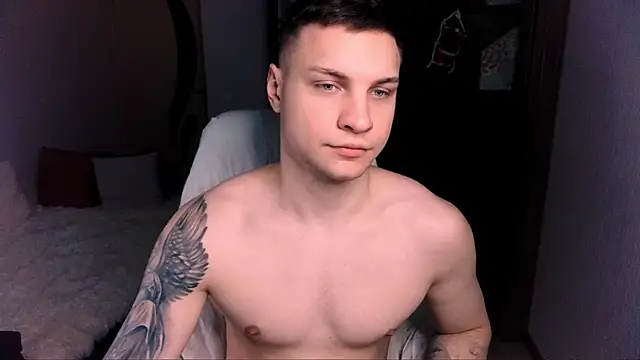 Snapshot of handsome_guy01 chatting on 12.28.24 handsome guy01 online show from 12.28.24