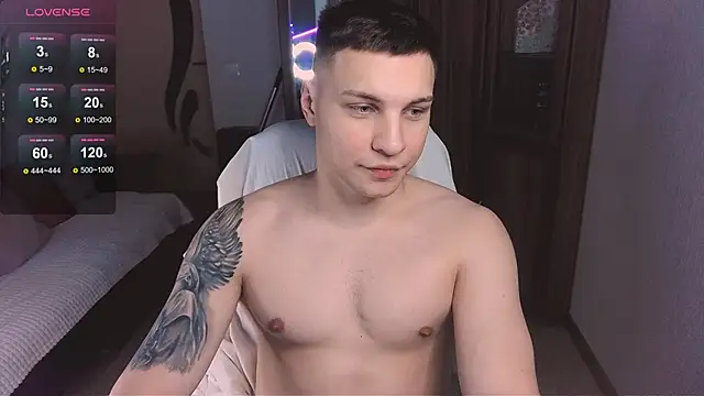 Snapshot of handsome_guy01 chatting on 02.01.25 handsome guy01 online show from 02.01.25