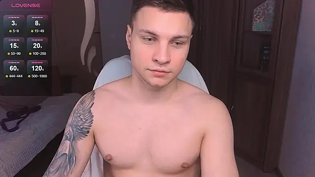 Snapshot of handsome_guy01 chatting on 02.15.25 handsome guy01 online show from 02.15.25
