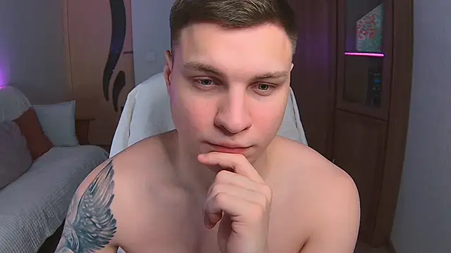 Snapshot of handsome_guy01 chatting on 03.07.25 handsome guy01 online show from 03.07.25