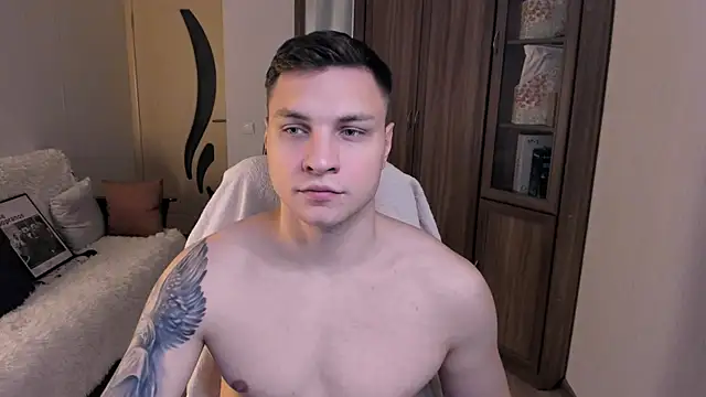 Snapshot of handsome_guy01 chatting on 09.15.25 handsome guy01 online show from 09.15.25