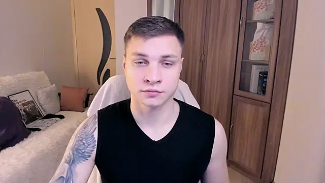 Snapshot of handsome_guy01 chatting on 09.19.25 handsome guy01 online show from 09.19.25