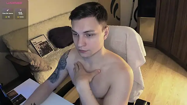 Snapshot of handsome_guy01 chatting on 10.02.25 handsome guy01 online show from 10.02.25