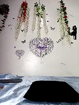 tiffany Bitch online show from 09.10.25