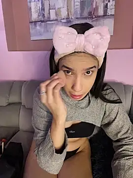 Praga Pink online show from 12.15.24