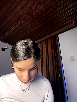 Praga Pink online show from 10.13.25