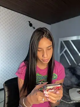 Praga Pink online show from 04.25.26