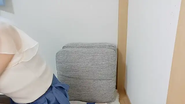 Snapshot of Hana-tan chatting on 09.30.25 Hana-tan online show from 09.30.25