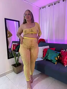 Snapshot of Aligoldbottom chatting on 12.28.24 Aligoldbottom online show from 12.28.24