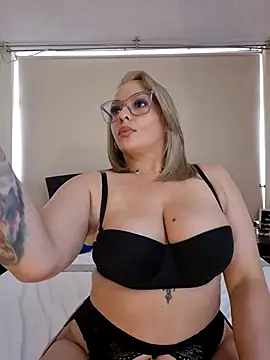 Snapshot of Aligoldbottom chatting on 03.11.25 Aligoldbottom online show from 03.11.25