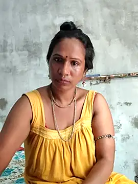 Snapshot of Hotty-dola chatting on 10.21.25 Hotty-dola online show from 10.21.25