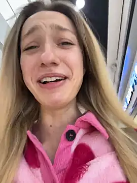 Lia  Love online show from 10.24.25