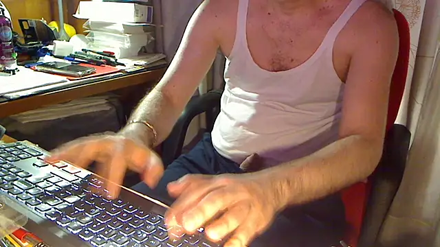 Snapshot of BoySexy696969 chatting on 06.17.26 BoySexy696969 online show from 06.17.26