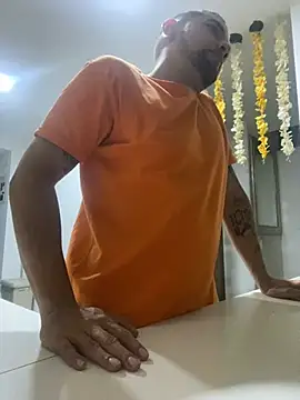 Snapshot of MrSoulMommy chatting on 12.16.24 MrSoulMommy online show from 12.16.24