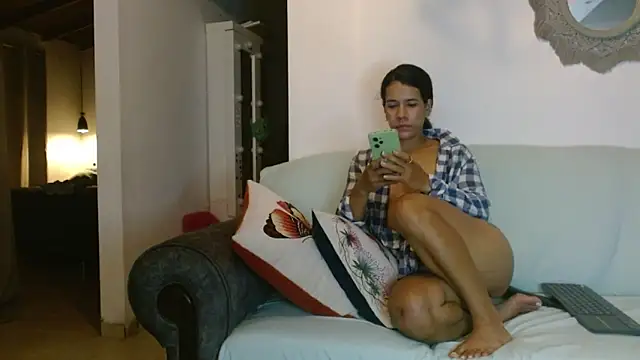 Vanessa Aniston online show from 04.10.26