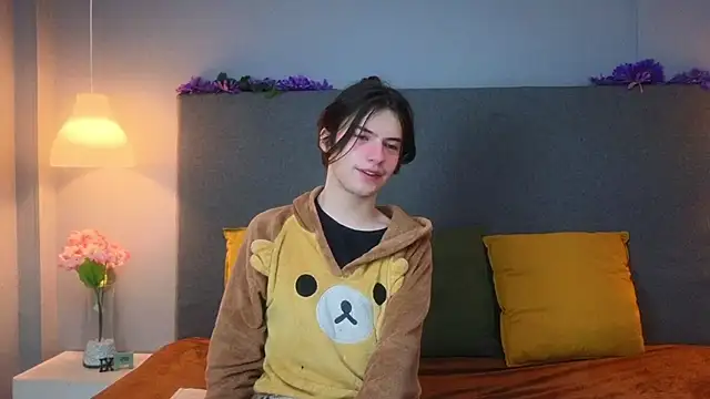 Snapshot of Angel_shiny chatting on 01.12.25 Angel shiny online show from 01.12.25