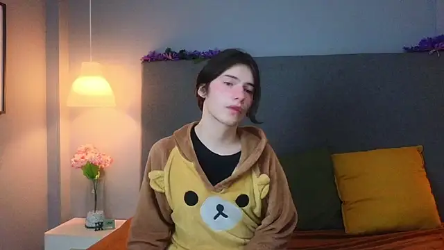 Snapshot of Angel_shiny chatting on 01.12.25 Angel shiny online show from 01.12.25