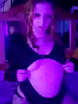 Snapshot of angel_star420864 chatting on 03.05.25 angel star420864 online show from 03.05.25