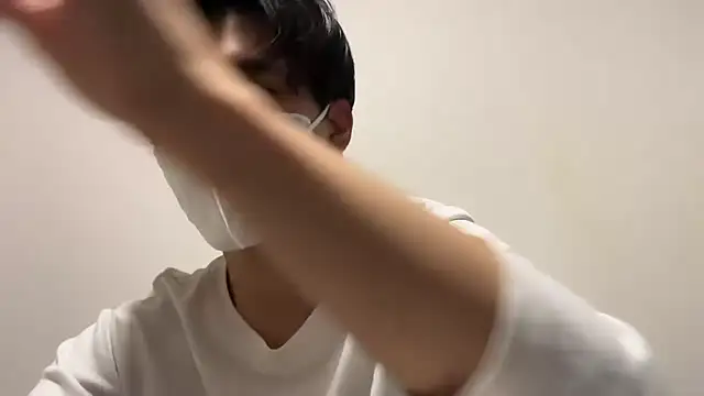 Snapshot of Lio_kun chatting on 10.27.25 Lio kun online show from 10.27.25