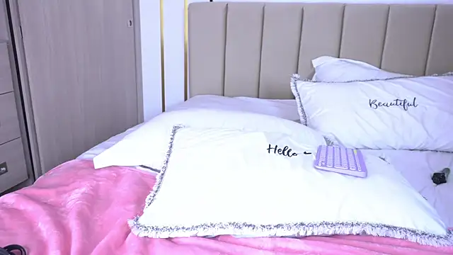 b3llaspringg online show from 03.06.25