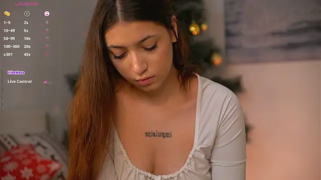 Snapshot of emilianorth_ chatting on 12.10.24 emilianorth online show from 12.10.24