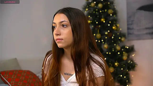 Snapshot of emilianorth_ chatting on 12.20.24 emilianorth online show from 12.20.24