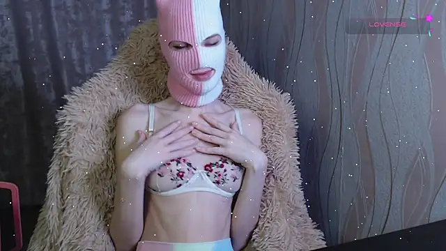 Domiiiniiicana online show from 12.15.24