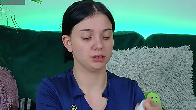 AveryWillow online show from 10.06.25