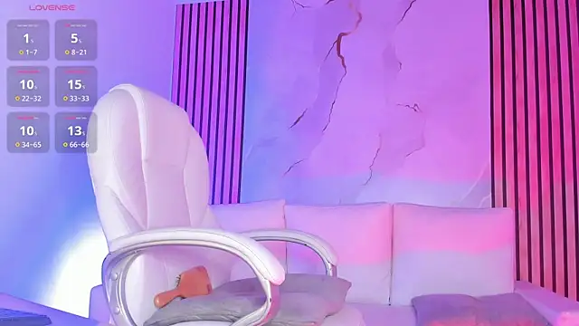 MiaCavallii  online show from 09.18.25