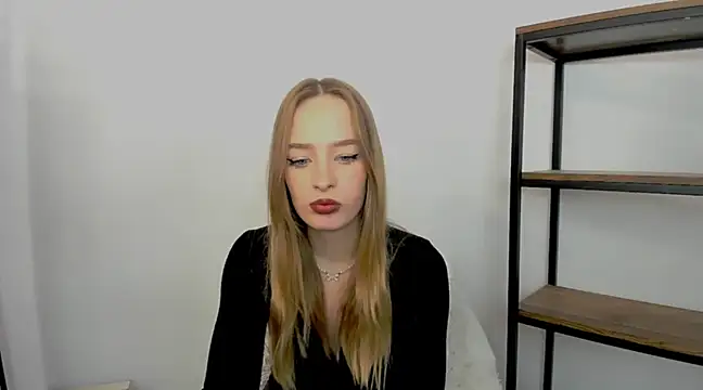 Snapshot of LilaGold chatting on 12.05.24 LilaGold online show from 12.05.24