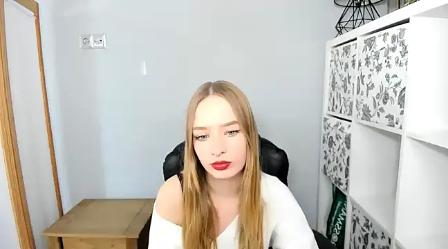 Snapshot of LilaGold chatting on 01.21.25 LilaGold online show from 01.21.25