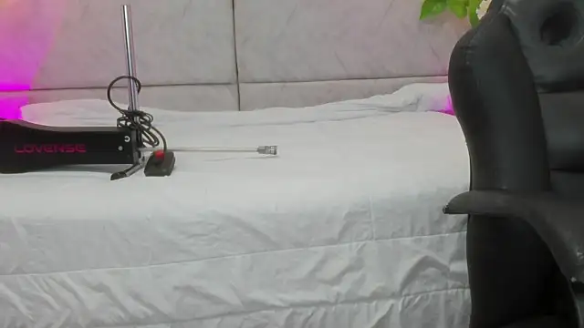 naomiii   online show from 03.19.26