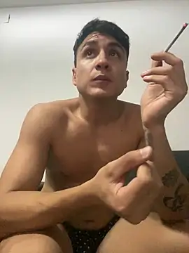 Snapshot of LCarreraa chatting on 01.21.25 LCarreraa online show from 01.21.25