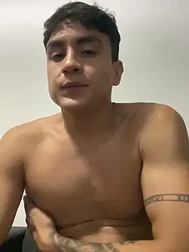 Snapshot of LCarreraa chatting on 01.29.25 LCarreraa online show from 01.29.25