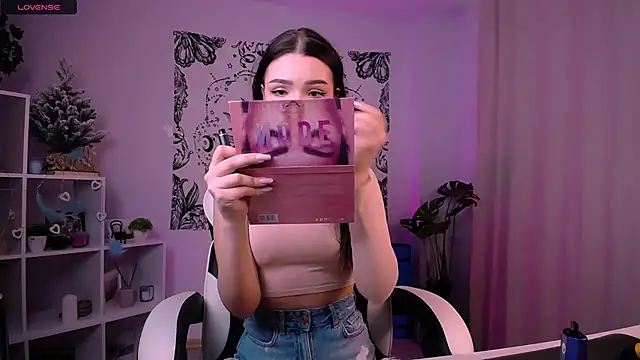 EmmaKeam online show from 01.19.25