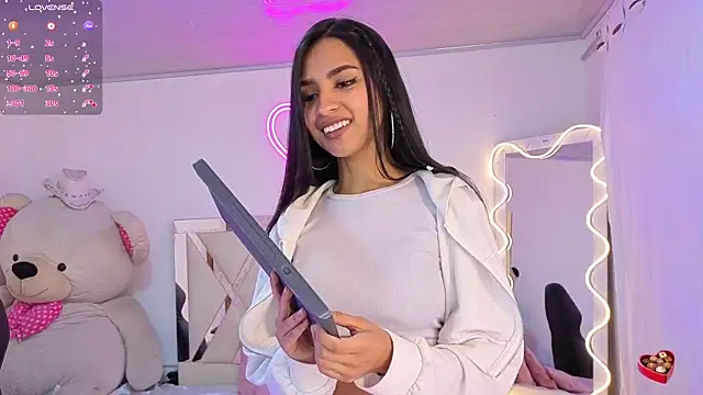 Jazmin tay online show from 11.12.25