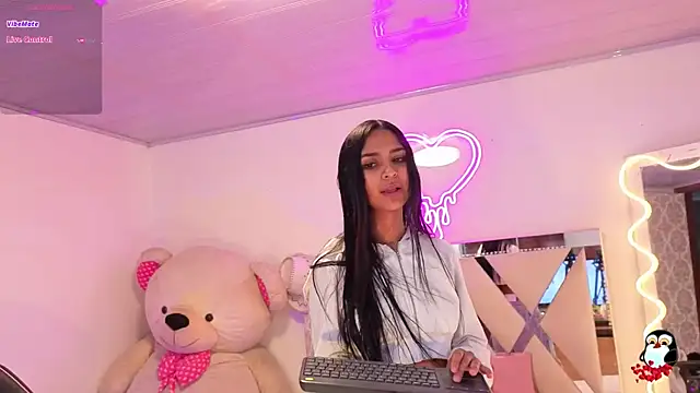 Jazmin tay online show from 11.22.25