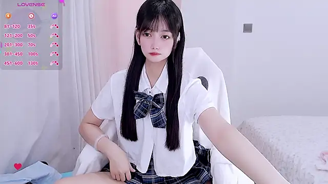 Snapshot of Xiaomi-Angela chatting on 06.16.26 Xiaomi-Angela online show from 06.16.26