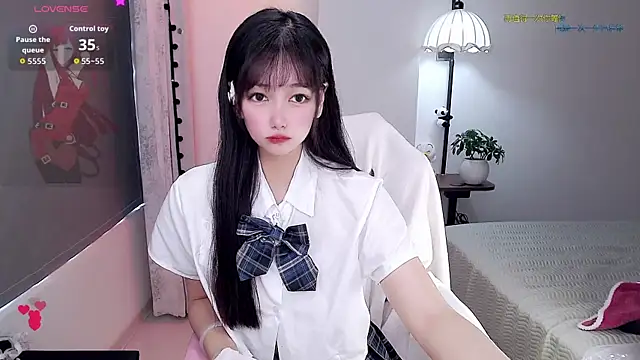 Snapshot of Xiaomi-Angela chatting on 06.27.26 Xiaomi-Angela online show from 06.27.26