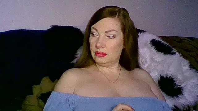 Snapshot of maritanna chatting on 11.29.25 maritanna online show from 11.29.25