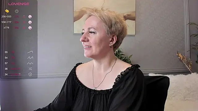 Snapshot of Nika_Smit chatting on 12.24.24 Nika Smit online show from 12.24.24